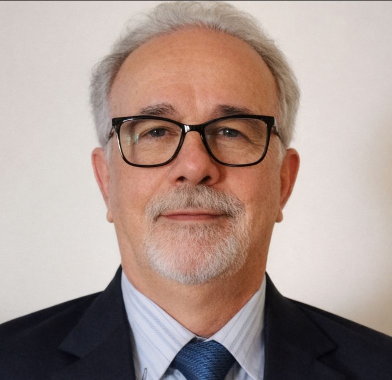 Retrato profissional do Dr. Helder Raposo